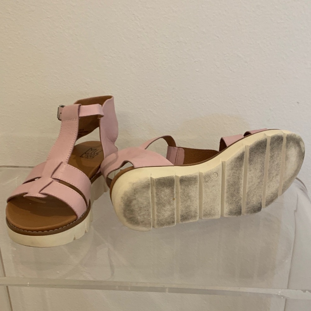 Miz Mooz Pink T-Strap Leather Sandals - Picture 7 of 7